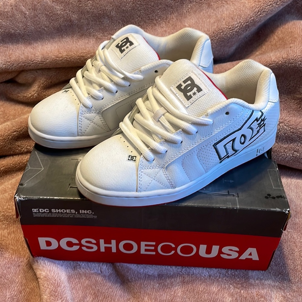 DC Net shoes - mens size 7.5 - woman’s size 9